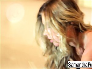 Samantha Saint frigs Her cunt