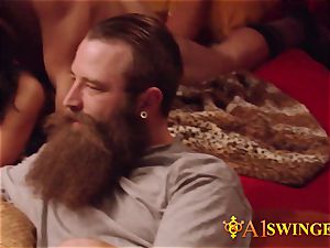 Bearded spouse eats his chicks cootchie before partying in the red apartment