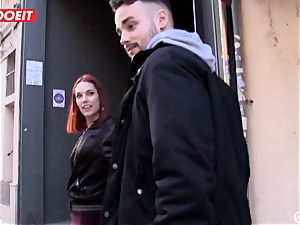 Spanish superstar tempts random guy into romp on cam